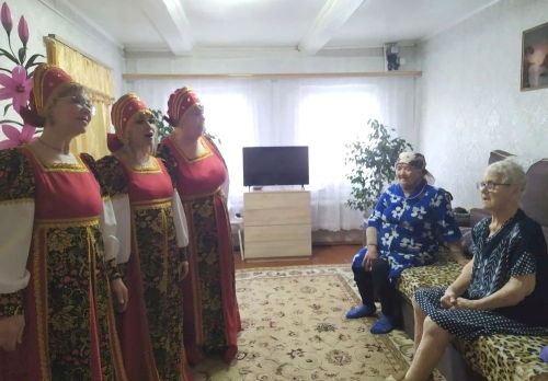 Мирный бистәсендә тыл хезмәтчәннәрен һәм сугыш ветераннарының балаларын хөрмәтлиләр