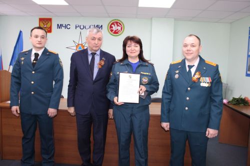 В Заинске пожарных поздравили с профессиональным праздником