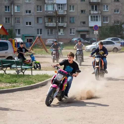Почему питбайки стали новой опасной игрушкой для российских подростков