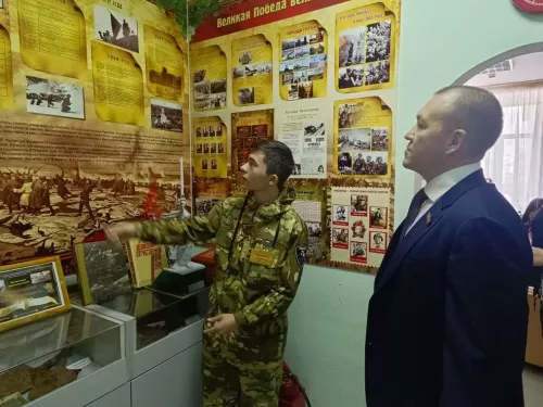 Депутат Ринат Фазылов Зәйгә эшлекле визит белән килде