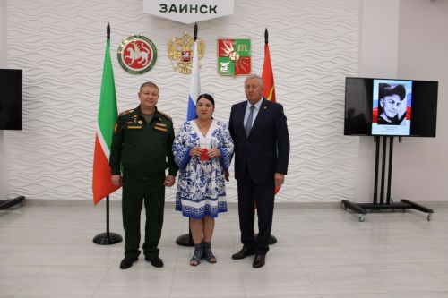 Зәйдә махсус хәрби операциядә һәлак булган геройларның гаиләләренә дәүләт бүләкләре тапшырылды