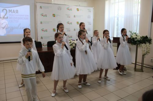 В Заинской ЦРБ отметили Международный день медицинской сестры