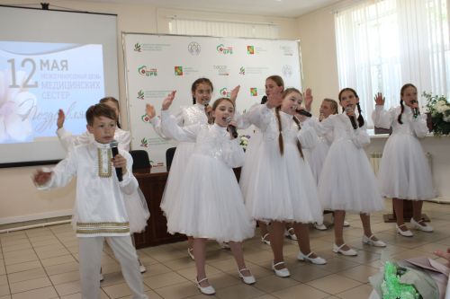 В Заинской ЦРБ отметили Международный день медицинской сестры