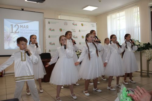 В Заинской ЦРБ отметили Международный день медицинской сестры