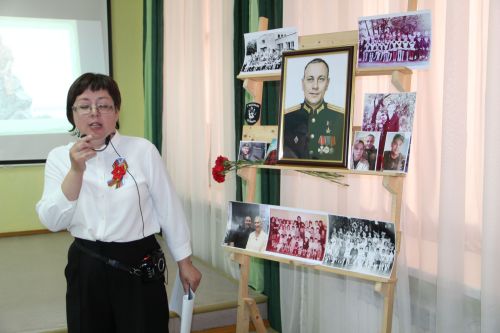 Россия Герое Сергей Чебневның әнисе белән очрашу: “Яшәргә көч бирә торган хәтер»