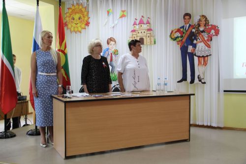 Россия Герое Сергей Чебневның әнисе белән очрашу: “Яшәргә көч бирә торган хәтер»