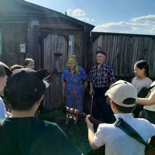 В Заинске юные гитаристы выступили перед семьями героев СВО