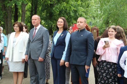 Мәктәпләрдә кыңгыраулар чыңлады