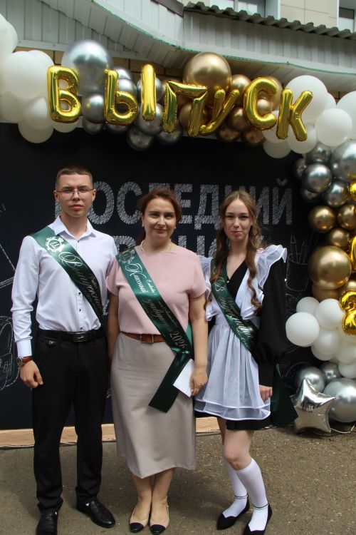 Мәктәпләрдә кыңгыраулар чыңлады