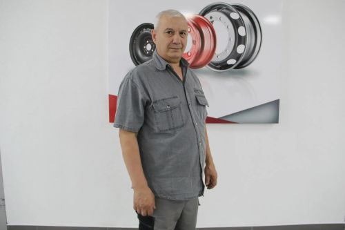 Стропальщик с железным характером: как Геннадий Матвеев нашёл своё место на заинском заводе колес