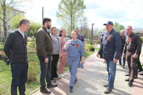 В Заинске на бульваре Победы высадили декоративные яблони к 9 Мая