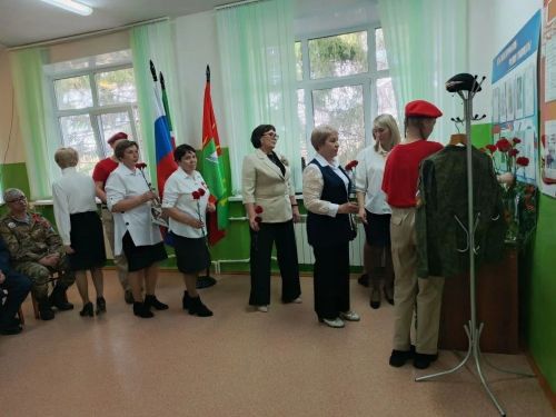 В Верхненалимовской школе открыли «Парту Героя» в память о выпускнике Динаре Бурганове