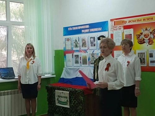 В Верхненалимовской школе открыли «Парту Героя» в память о выпускнике Динаре Бурганове