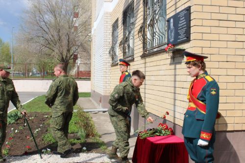 В Заинске открыли мемориальную доску и музей в честь участника СВО Сергея Петрушенко