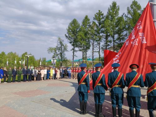 В Заинске подняли Знамя Победы