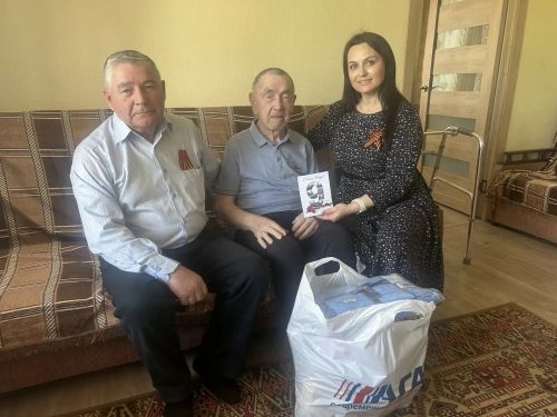 Память сердца: машиностроители поздравили ветеранов-тыловиков с Днём Победы