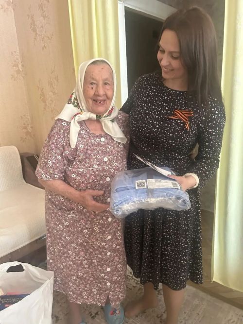 Машина төзүчеләр тыл ветераннарын Җиңү көне белән котладылар