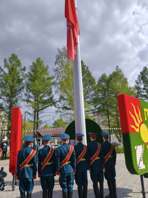 В Заинске подняли Знамя Победы