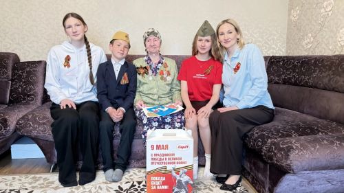 Татарстан Дәүләт Советы  депутаты Рияз Комаров һәм «Радость» үзәге Зәй ветераннарын Җиңү көне белән котлады