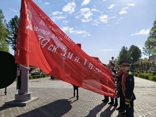 В Заинске подняли Знамя Победы