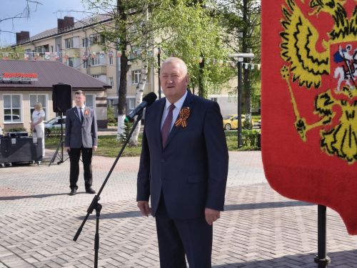 В Заинске подняли Знамя Победы