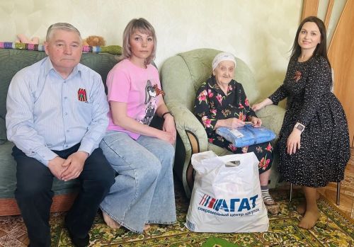 Память сердца: машиностроители поздравили ветеранов-тыловиков с Днём Победы