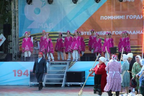 Патриотик җырлар яңгырады