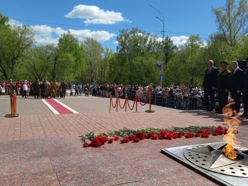 Тантаналы митингта батырларга дан җырланды