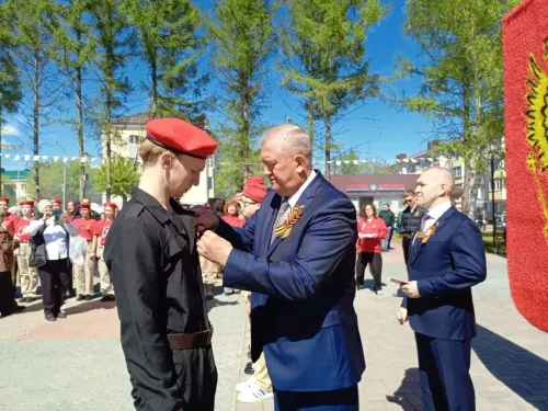Зәйдә яшьармиячеләр значоклар алды