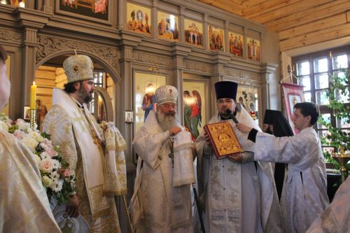 Югары Багражда реставрациядән соң  Изге Троица чиркәве ачылды