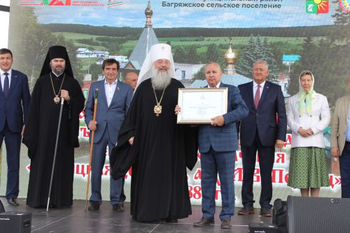 Югары Багражда реставрациядән соң  Изге Троица чиркәве ачылды