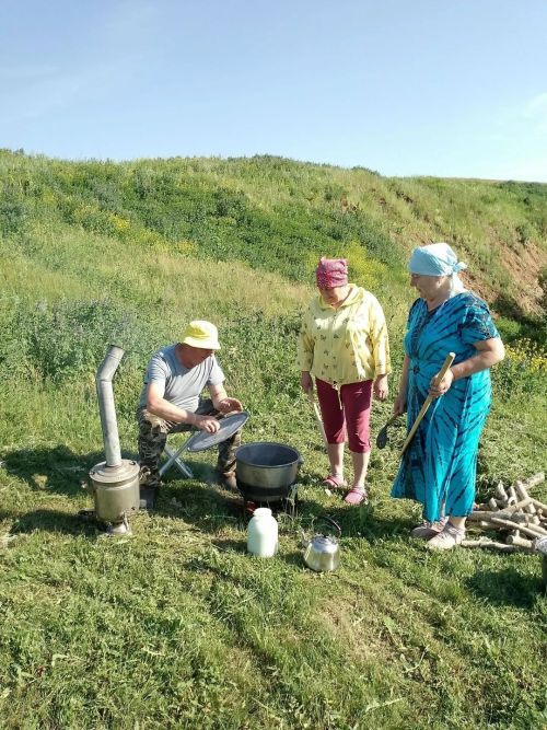 Сәвәләйдә бөтен авыл сыйланырлык  ботка пешергәннәр