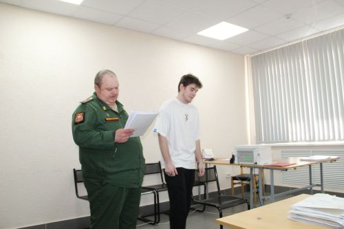 Зәйдә хәрби хезмәткә чакыру комиссиясе егетләр белән җылы мөгалләмәдә аралашуга өстенлек бирә