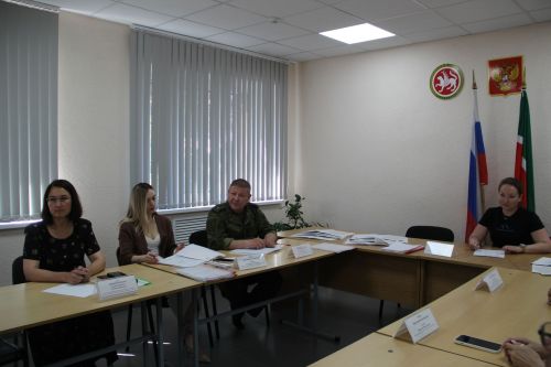 Зәйдә хәрби хезмәткә чакыру комиссиясе егетләр белән җылы мөгалләмәдә аралашуга өстенлек бирә