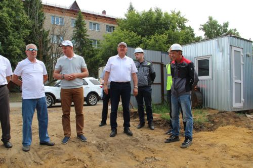 Зәйдә җитәкчеләр күләмле төзелеш эшләре алып барылучы объектларны карады