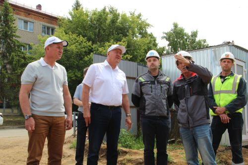 Зәйдә җитәкчеләр күләмле төзелеш эшләре алып барылучы объектларны карады