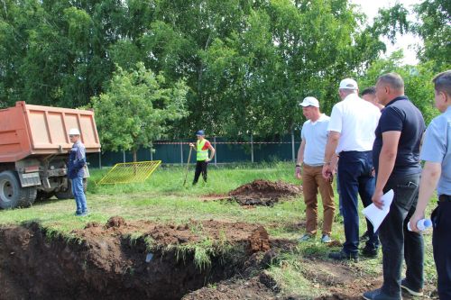 Зәйдә җитәкчеләр күләмле төзелеш эшләре алып барылучы объектларны карады