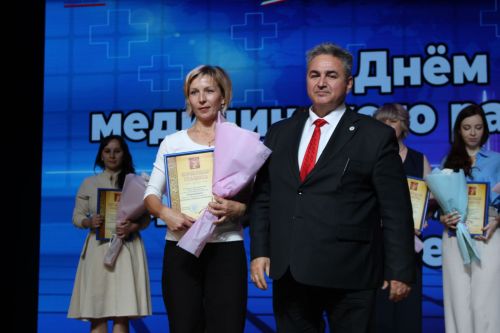 Зәйдә медицина хезмәткәрләрен бүләкләү тантанасы