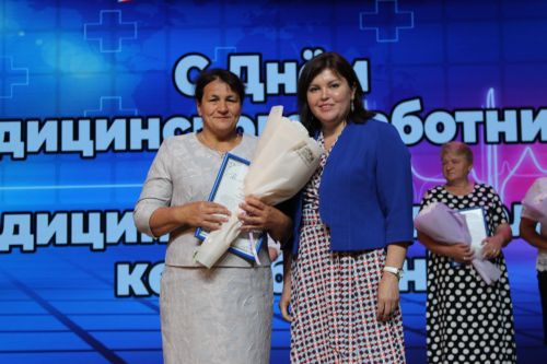 Зәйдә медицина хезмәткәрләрен бүләкләү тантанасы