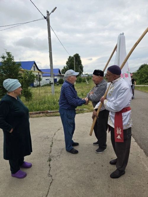Кәрәкәстә Сабантуйга күңелле итеп бүләк җыйдылар