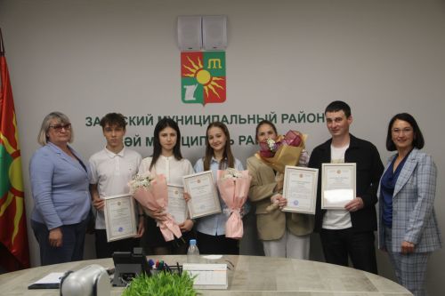 Зәйдә Бөтенроссия фән олимпиадасы призерларын һәм аларның педагогларын тәбрикләделәр