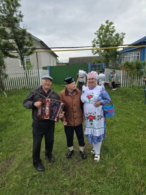 Кәрәкәстә Сабантуйга күңелле итеп бүләк җыйдылар