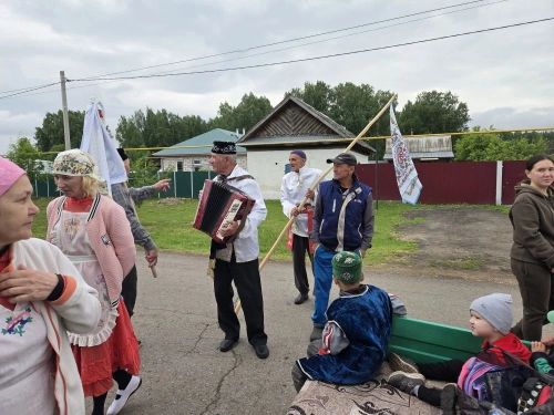 Кәрәкәстә Сабантуйга күңелле итеп бүләк җыйдылар