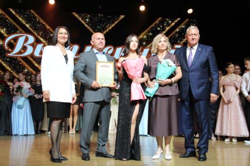 Зәйдә узган чыгарылыш кичәсе балыннан күркәм мизгелләр