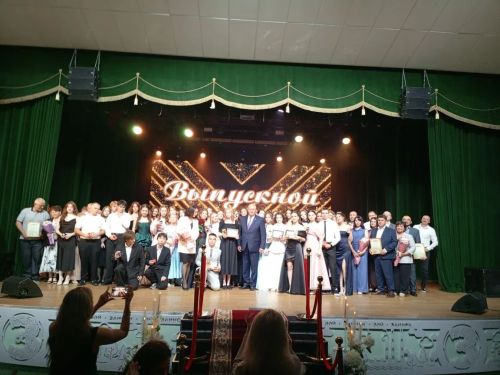 В Заинске чествовали лучших выпускников 2026 года