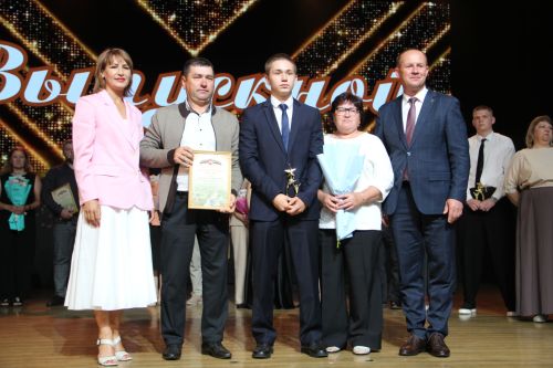 Зәйдә узган чыгарылыш кичәсе балыннан күркәм мизгелләр