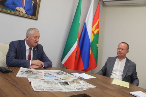 Зәйдә җитәкчеләр махсус хәрби операциядәгеләр гаиләләрен газеталарга яздырды