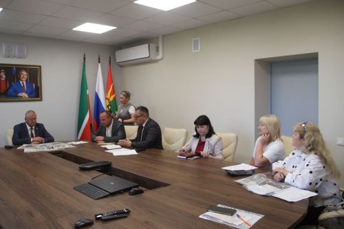 Зәйдә җитәкчеләр махсус хәрби операциядәгеләр гаиләләрен газеталарга яздырды