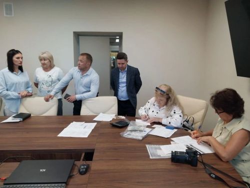 Глава Заинского района призвал дружить с газетой и лично подписал семьи участников СВО
