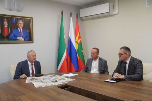 Зәйдә җитәкчеләр махсус хәрби операциядәгеләр гаиләләрен газеталарга яздырды